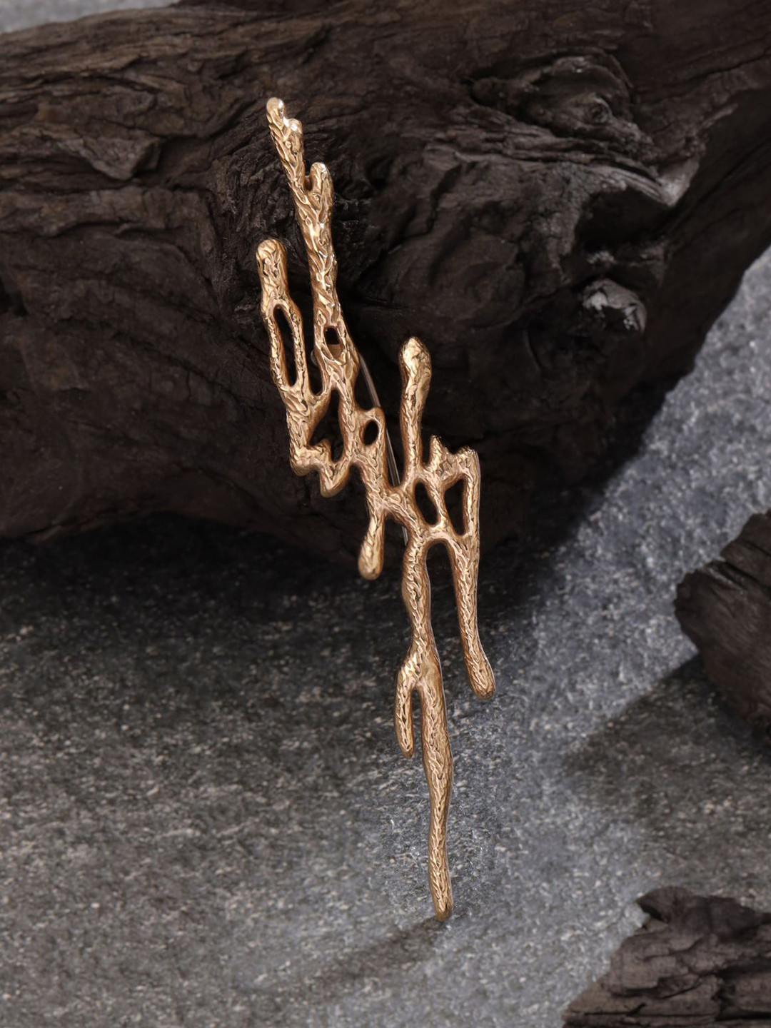 COSA NOSTRAA Men Golden Current Statement Brooch