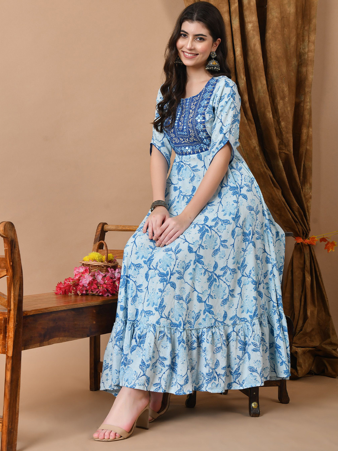 Jaipurite Women Floral Embroidered Indie Prints Anarkali Kurta