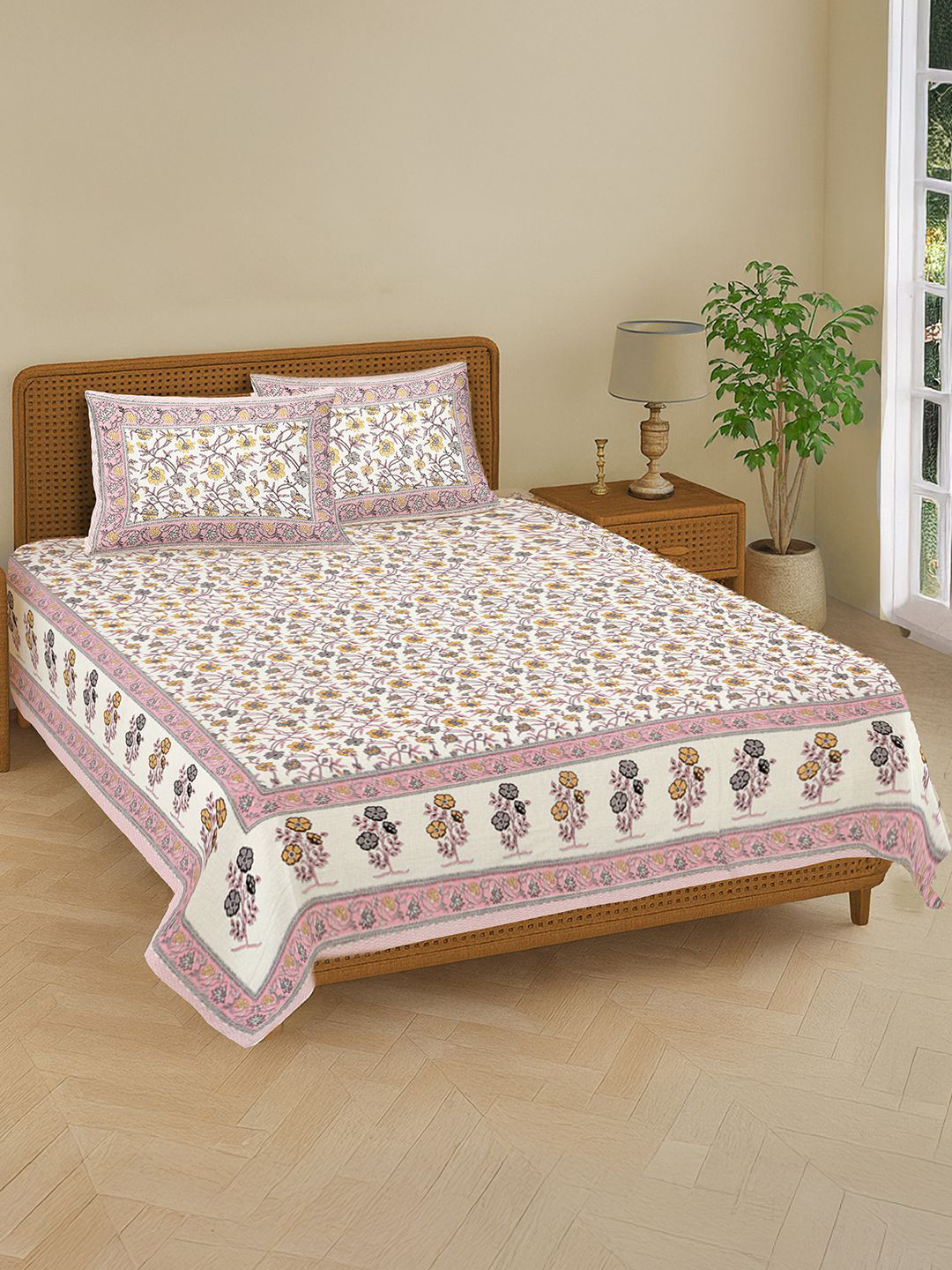 URBAN SPACE Jagmandir Pink Floral Pure Cotton 240 TC Double King Bedsheet Set-2.74mx2.74m