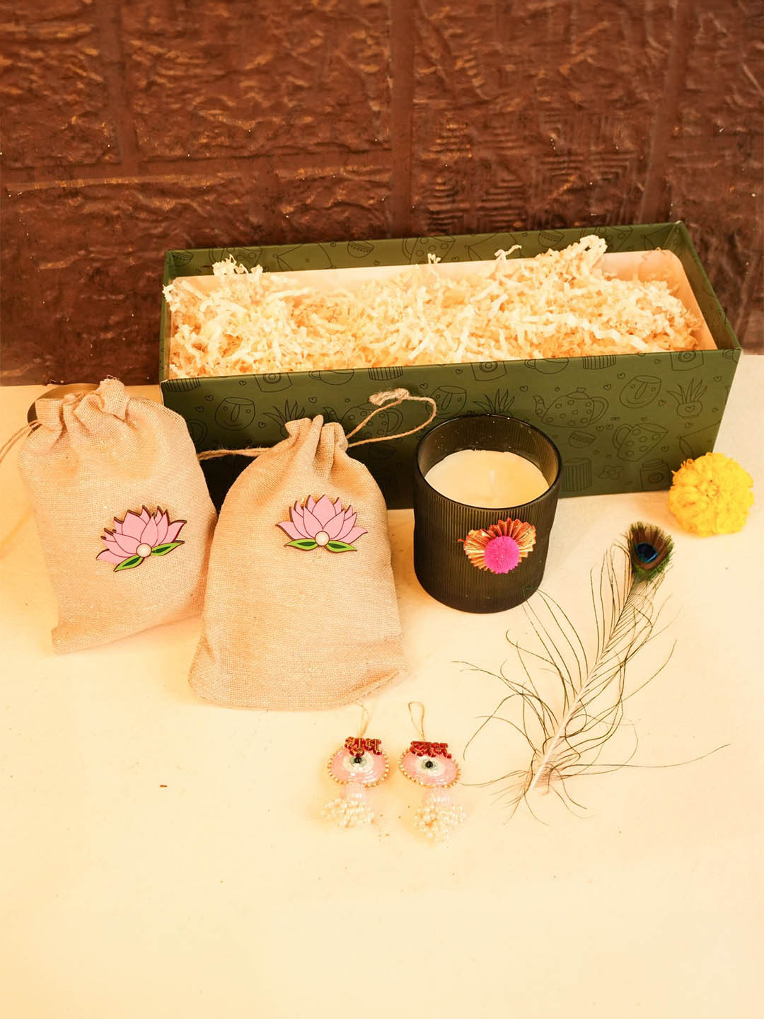 ArteCasa Yellow & Green 5 Pieces Glass Flower-Motif Light & Nourish Hamper