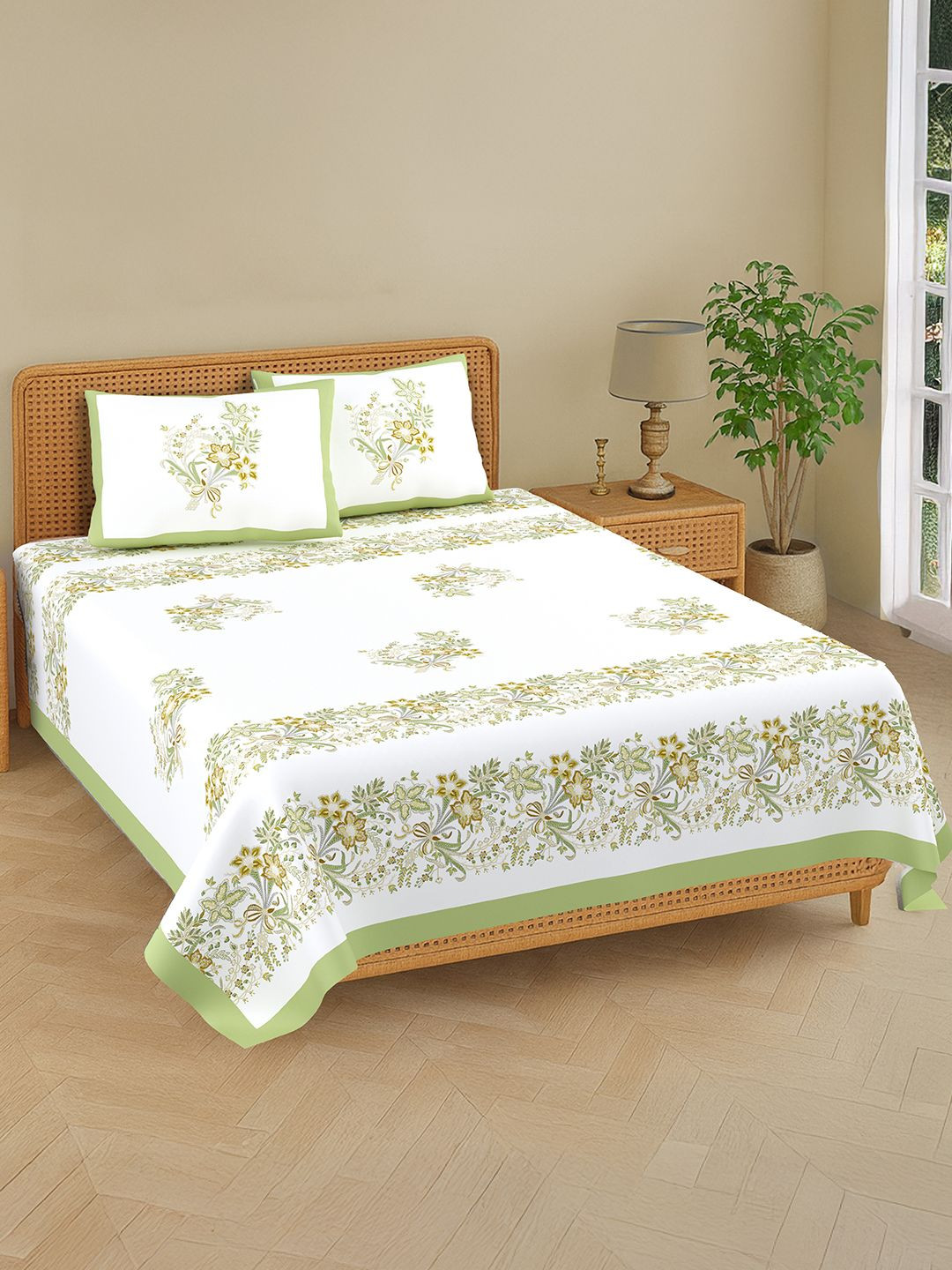 URBAN SPACE Taarini Green Floral Pure Cotton 200 TC Double Queen Bedsheet Set-2.54mx2.28m