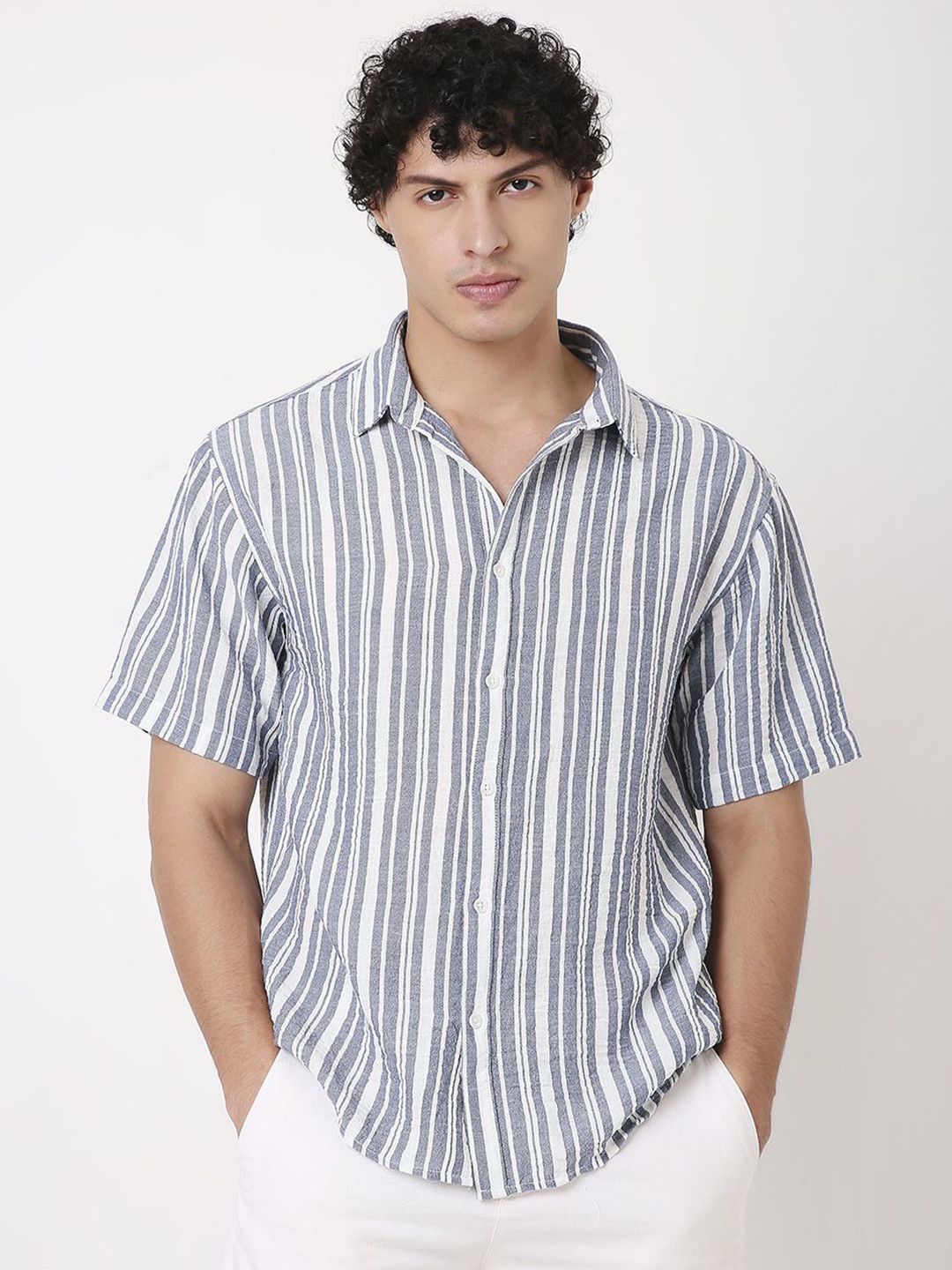 Blnk Men Relaxed Fit Vertical Striped Casual Shirt