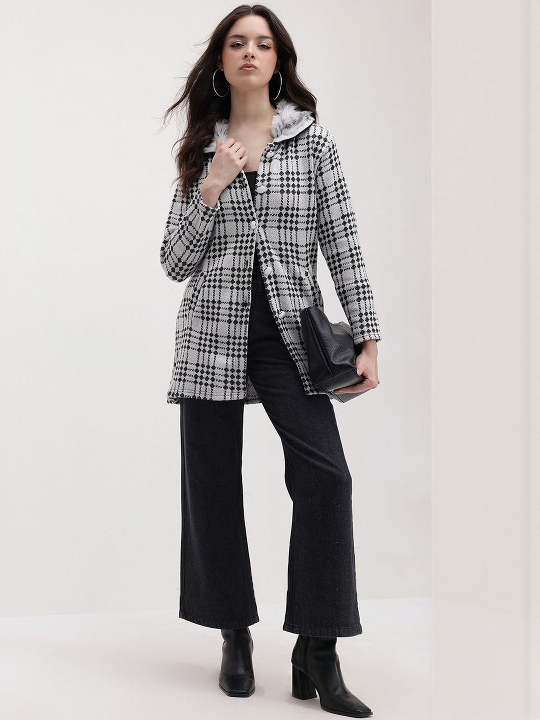Roadster Women Black & White Woollen Checked Long Sleeves Cardigan