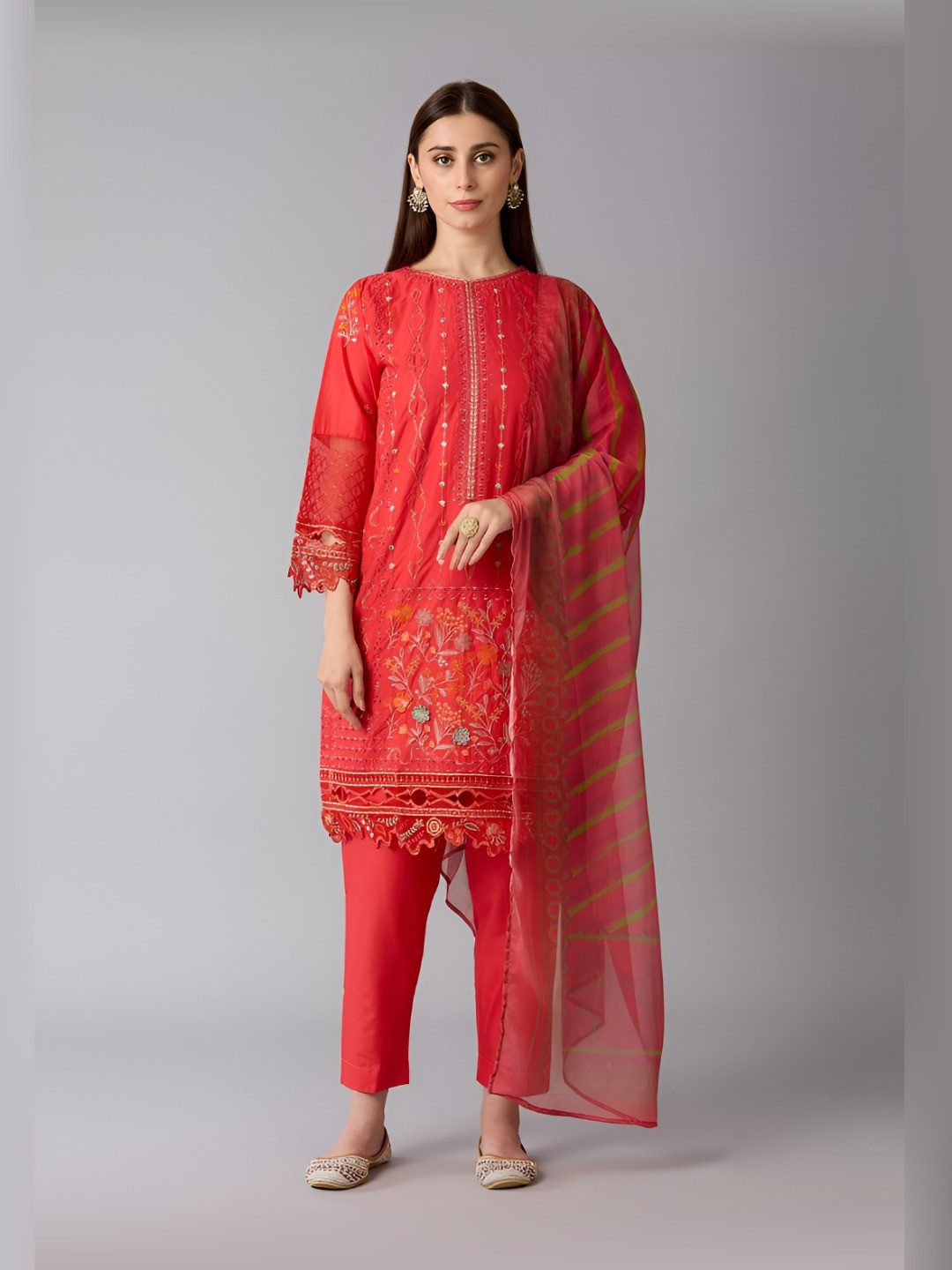 DESIGN ELEMENTS Floral Embroidered Thread Work Organza Kurta With Trousers & Dupatta