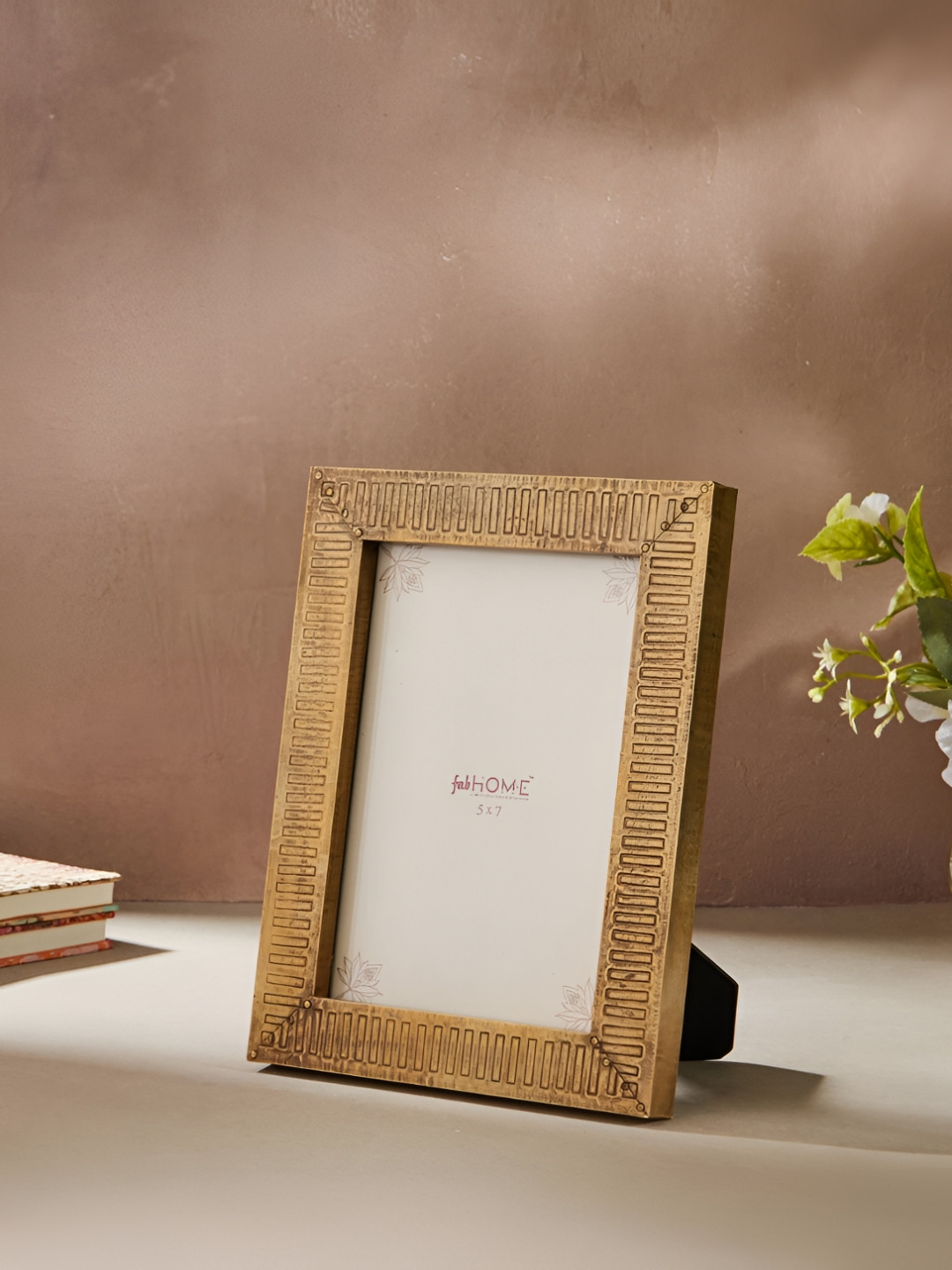 Fabindia Tejas Gold-Toned Metal Table Photo Frame
