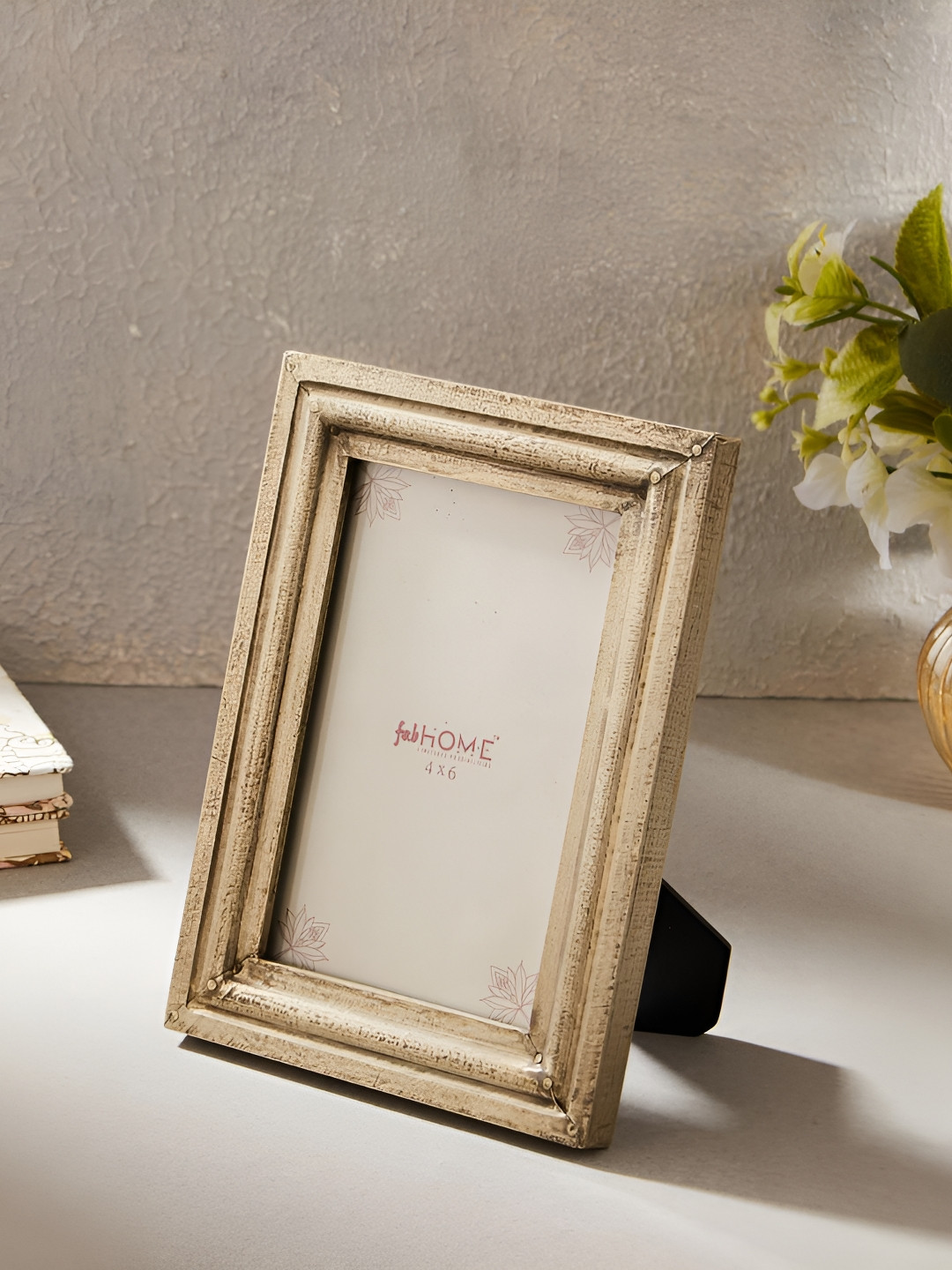 Fabindia Kavya Beige & Silver-Toned Metal Table Photo Frame