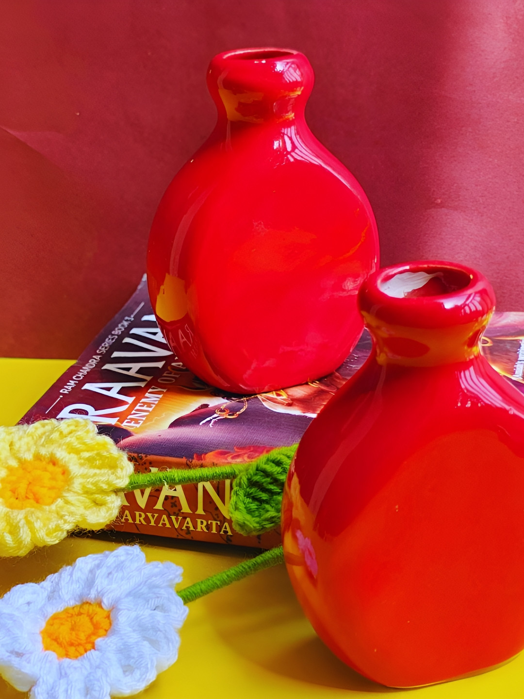 TheYUGO Red 2 Pieces Bottle Shaped Textured Ceramic Flower Vases