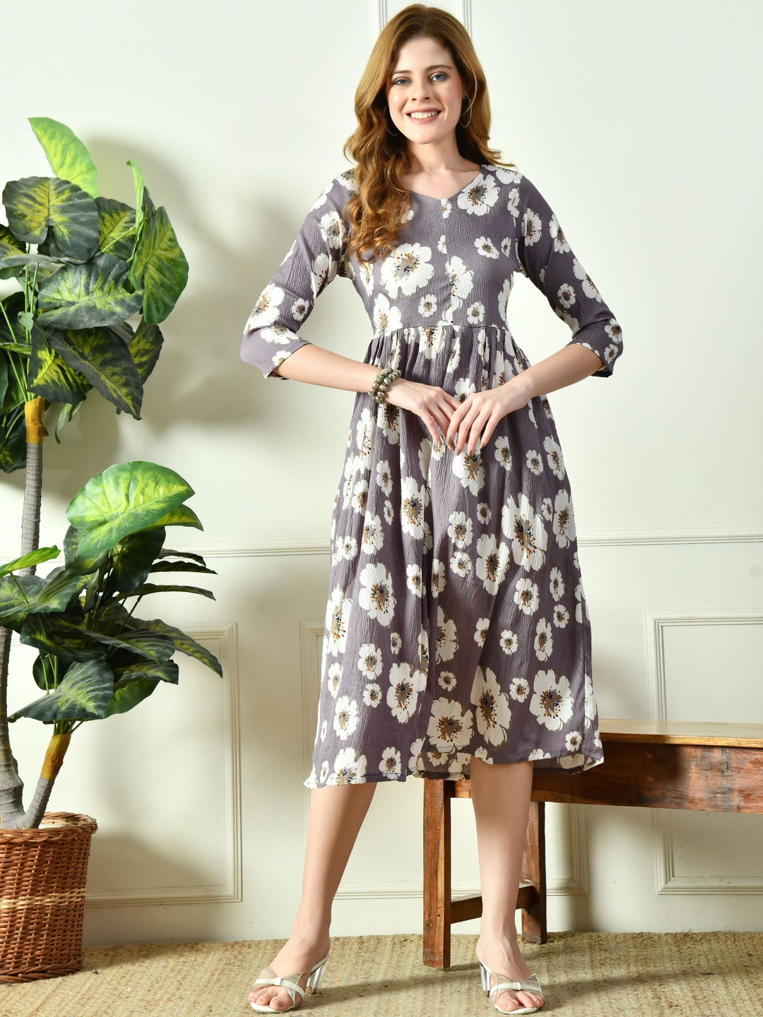 DIZON Women Grey Crepe Anarkali Kurtas
