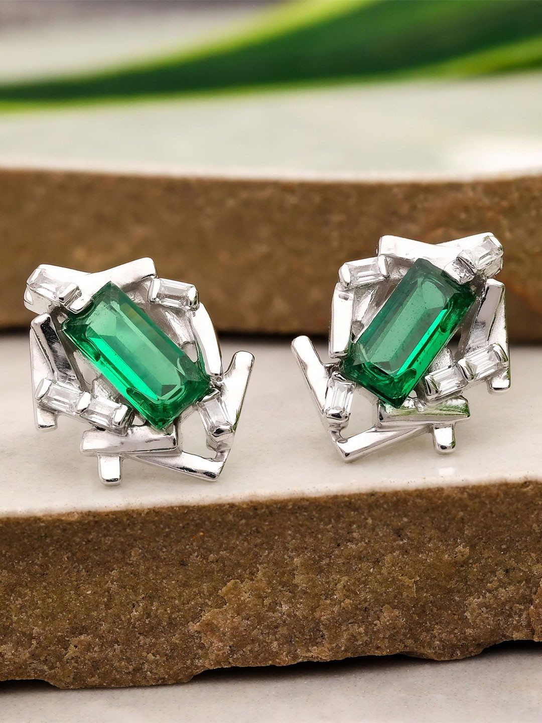AMONROO 925 Sterling Silver Rhodium-Plated Emerald Baguette Studs Earrings