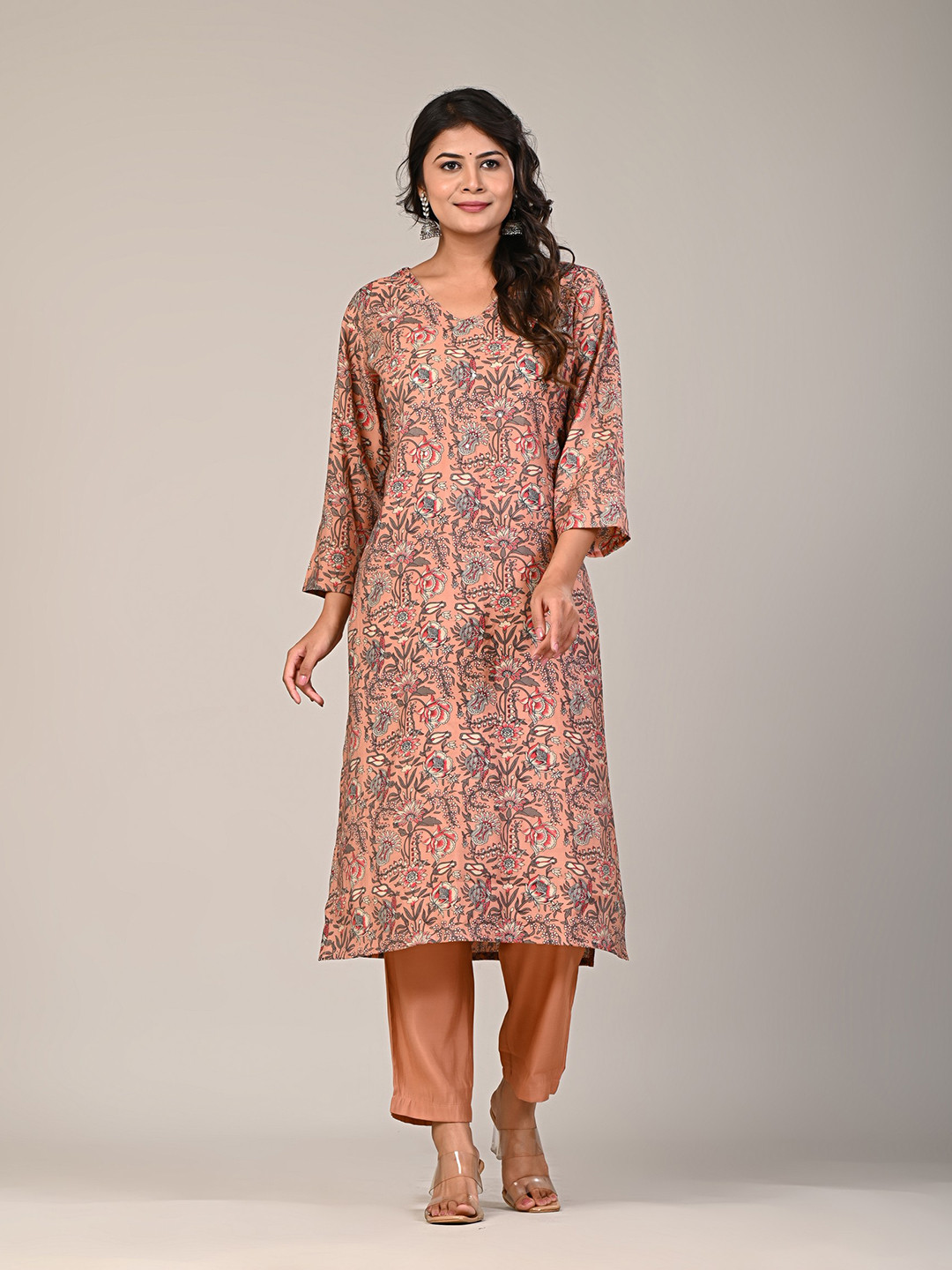 stylesutraa vogue Floral Printed V-Neck Kurta With Trousers