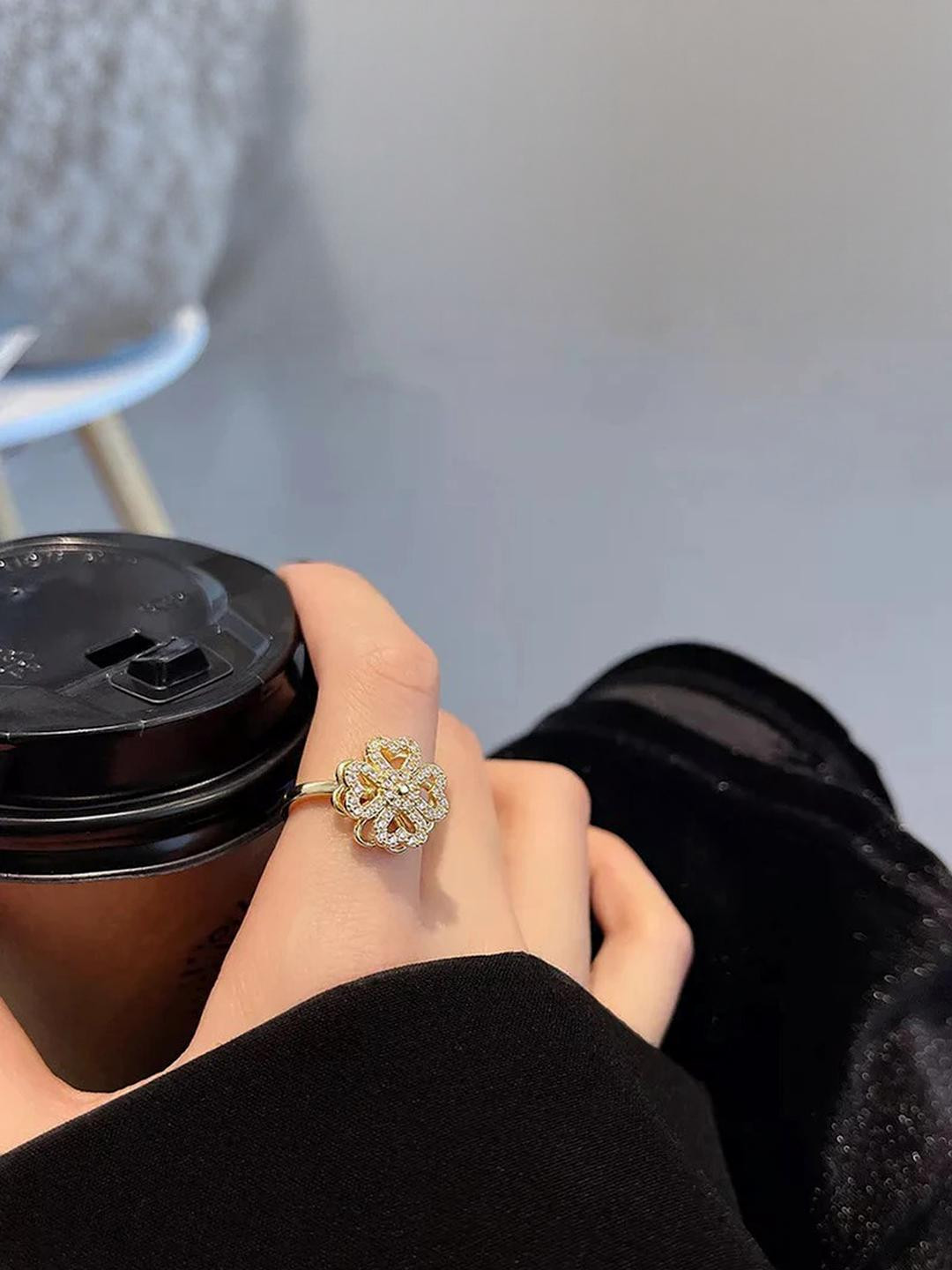 DressBerry Four Leaf Clover Adjustable Rotating Ring For Women