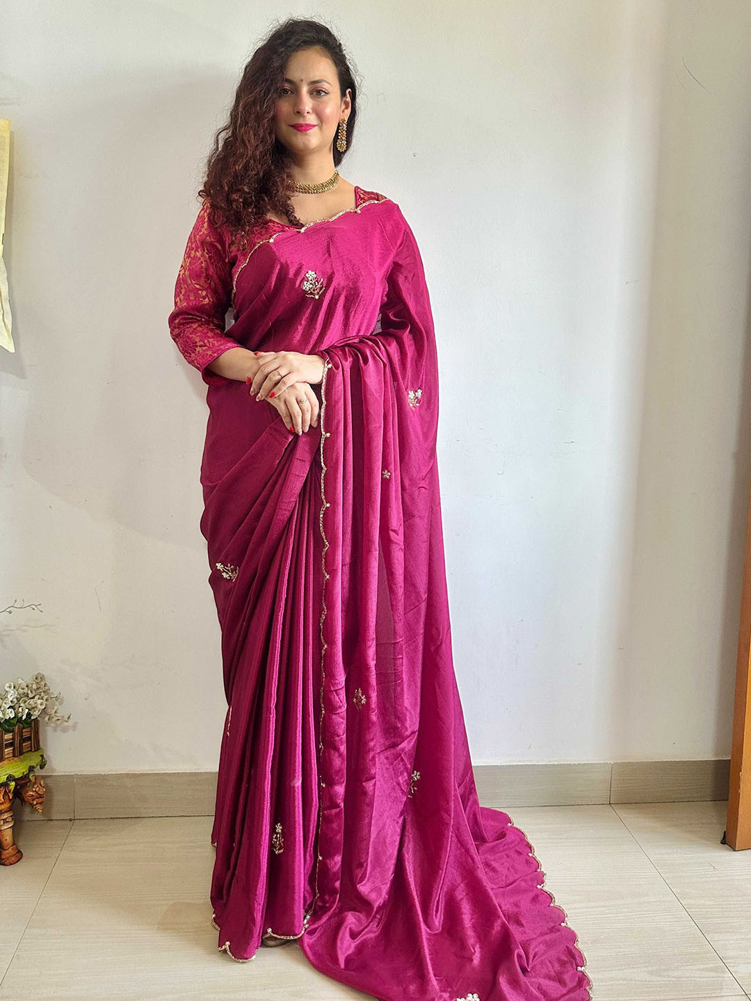 KALINI Floral Embroidered Scallop Border Saree