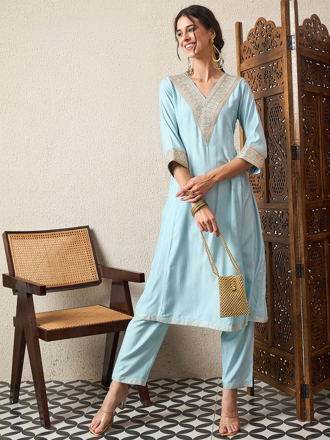 House of Pataudi Embroidered Sequinned Kurta With Trouser