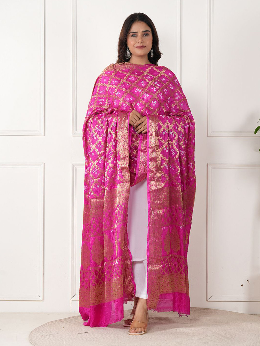 ZOOMBIE Bandhani Printed & Floral With Paisley Woven Design Zari Banarasi Silk Dupatta