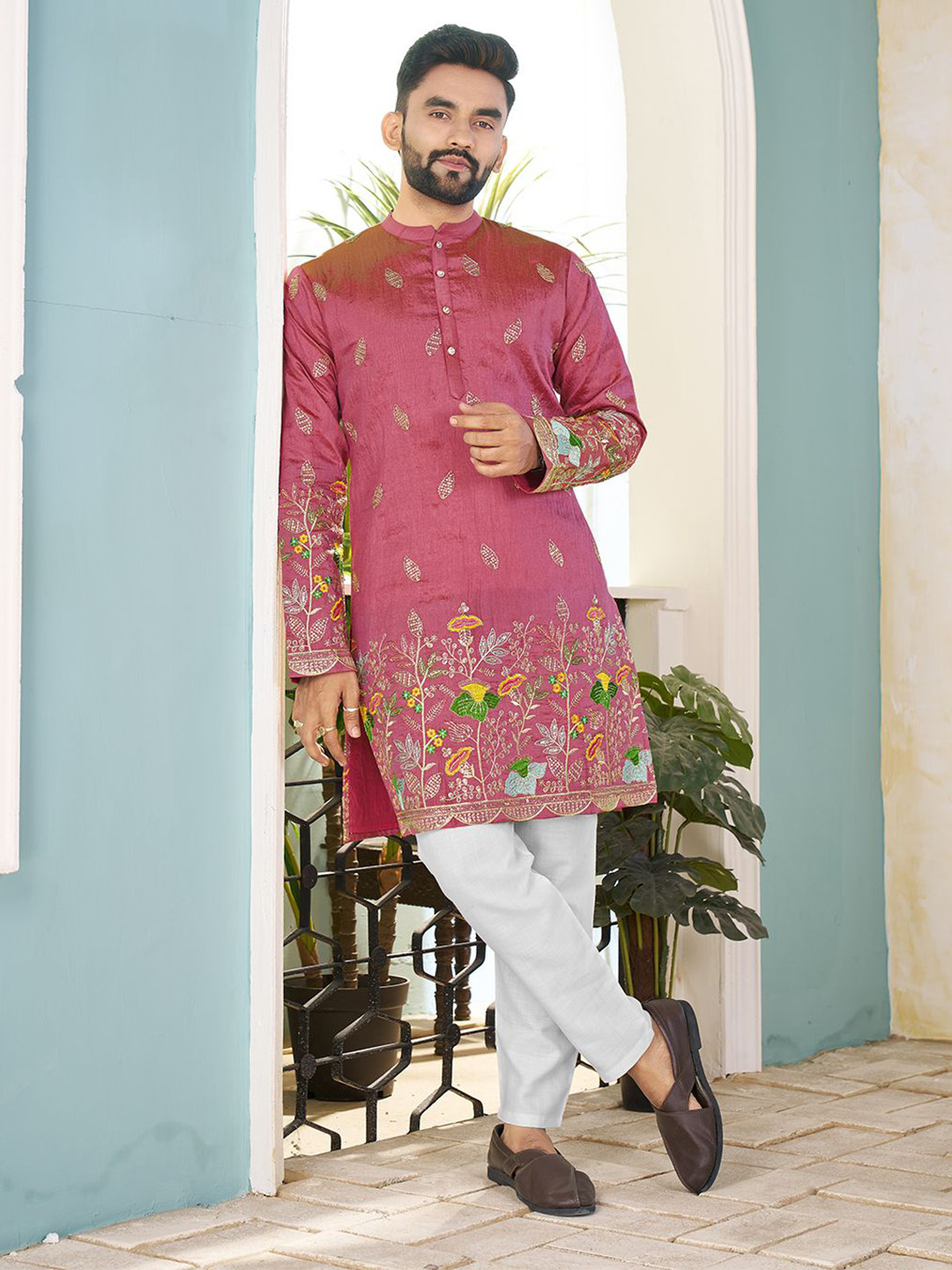 SHOPGARB Men Floral Embroidered Sequinned Pastels Straight Kurta