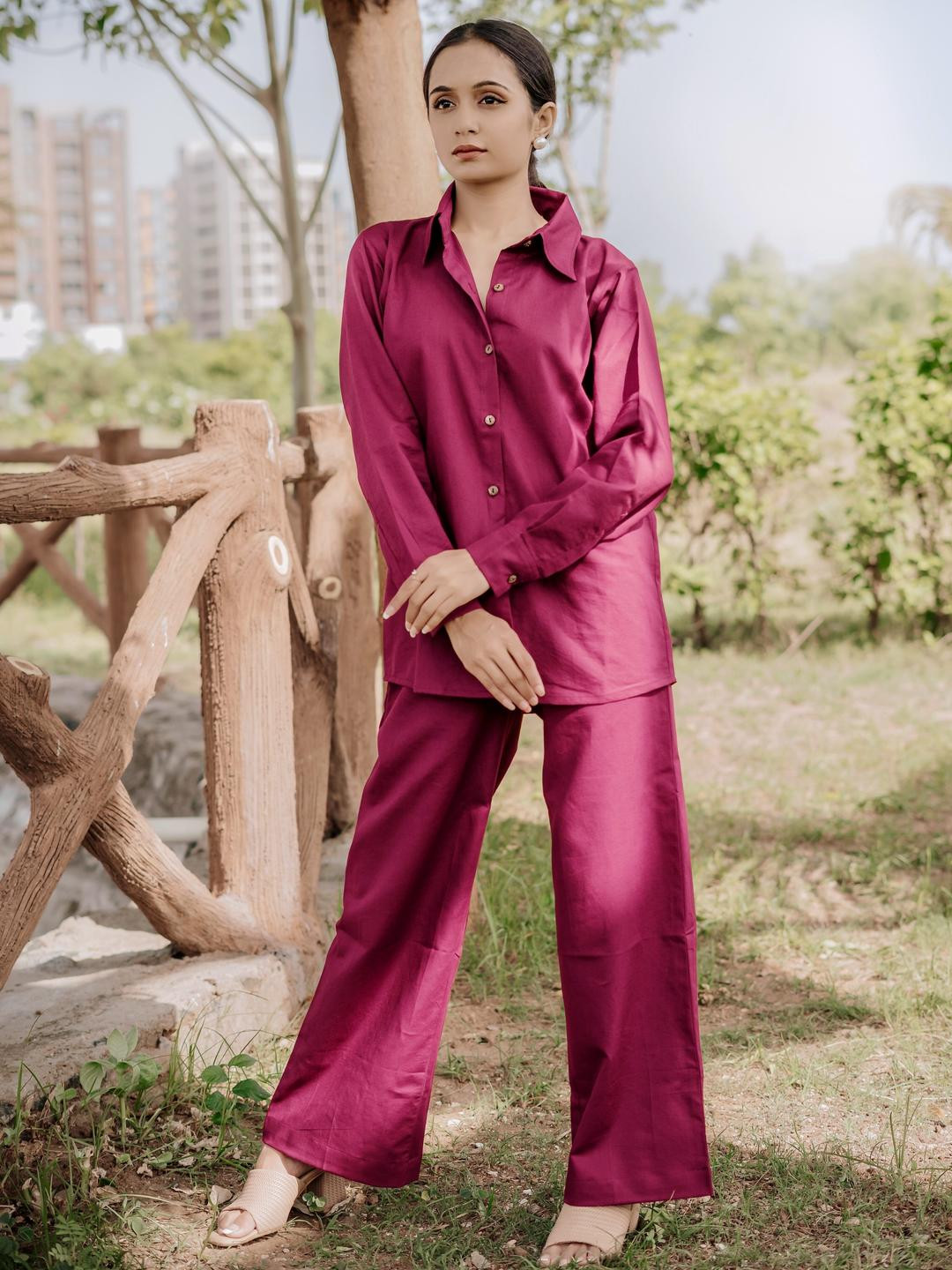 House of Harakh Linen Solid Collar Shirt With Trousers