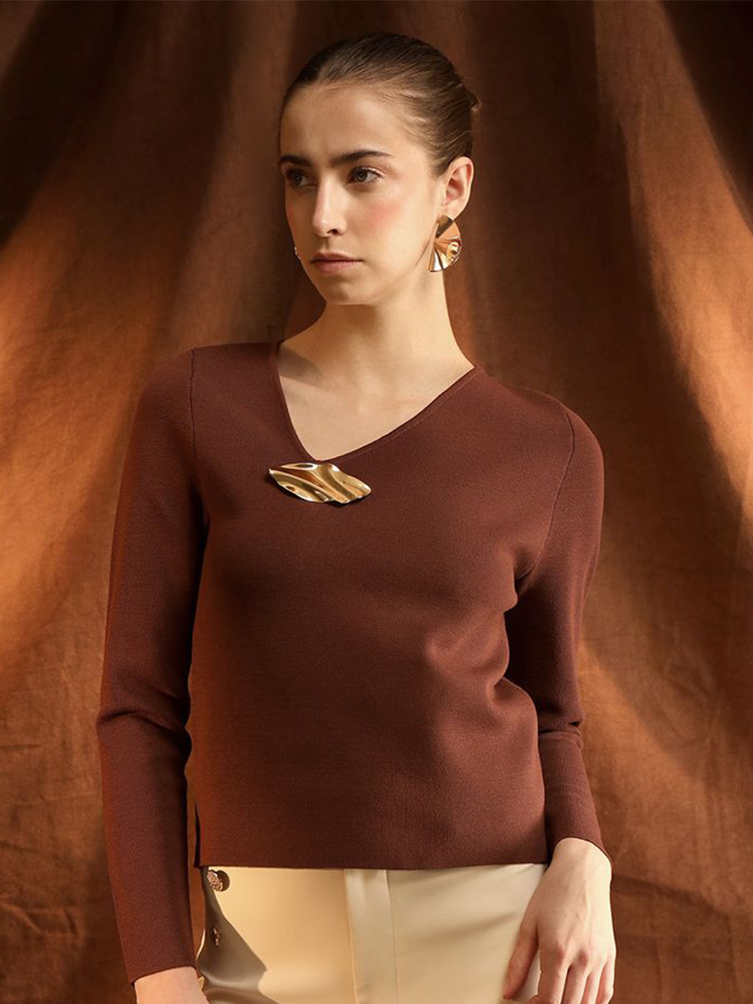 Kazo Zuro Women Embellished V-Neck Long Sleeves Crop Top