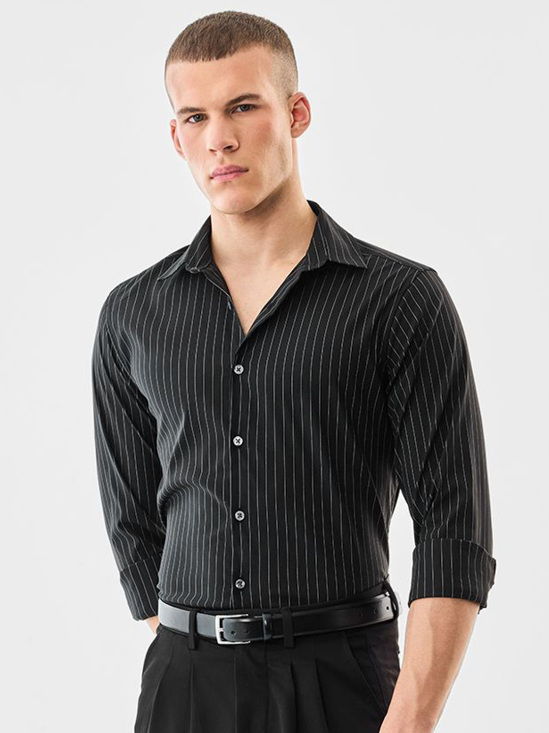 Snitch Pin Striped Spread Collar Wrinkle Free Slim Fit Formal Shirt