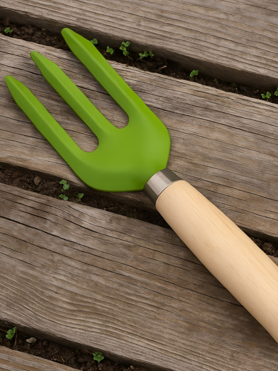 ecofynd Green & Beige Gardening Hand Fork Tool With Wooden Handle