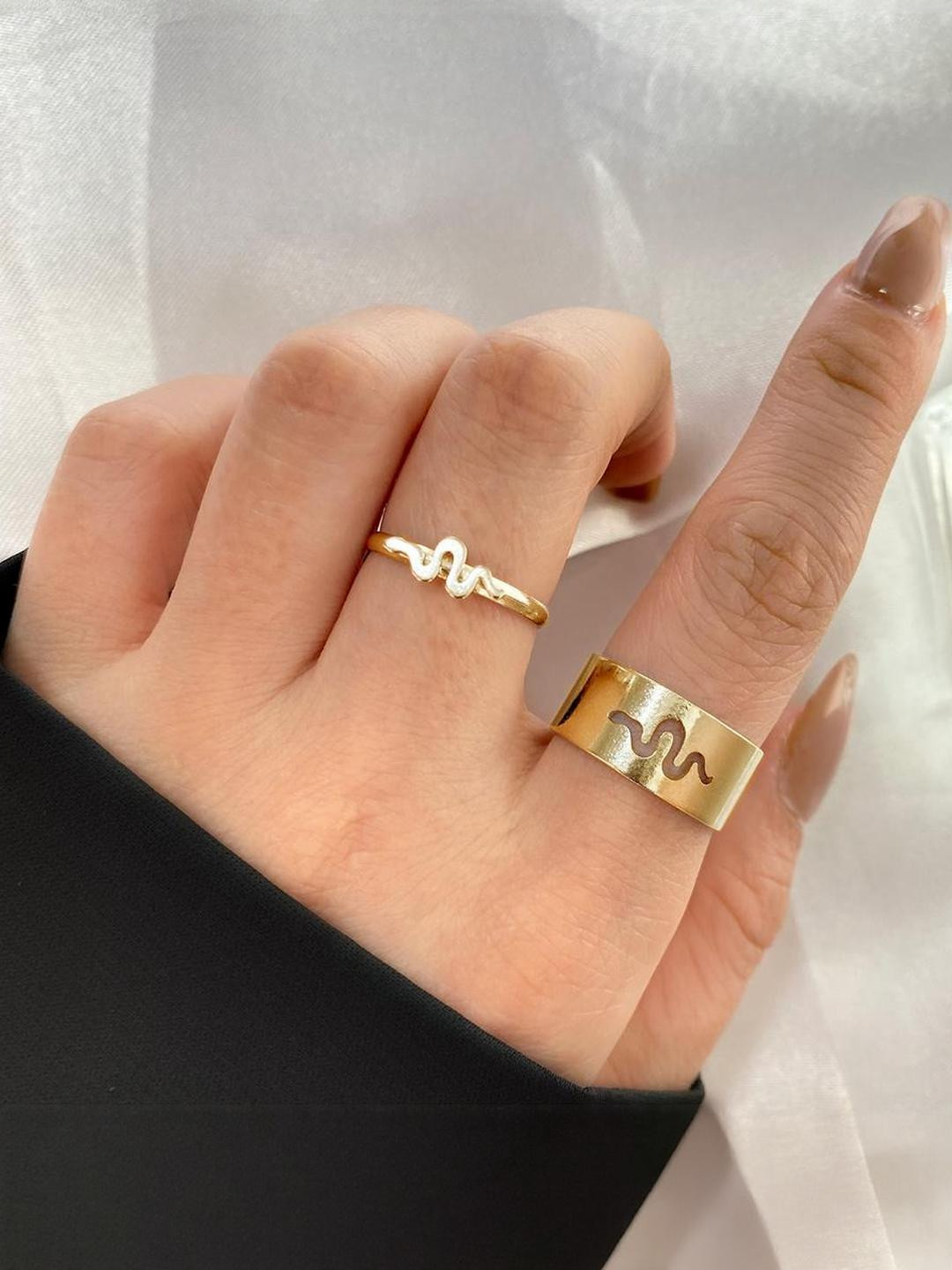 DressBerry Charming Golden Heart Beat Couple Ring