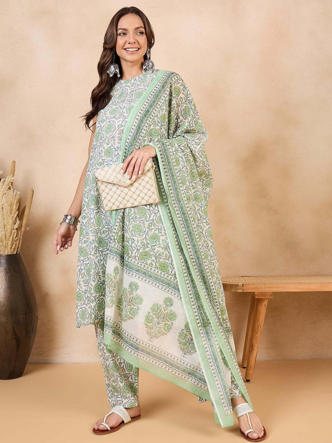 KRISKA Women Green & White Floral Printed Rayon Round Neck Kurta & Pant With Dupatta
