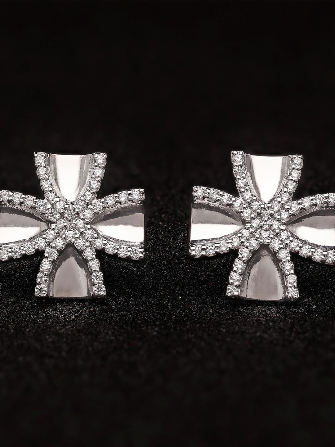 AMONROO 925 Silver Rhodium-Plated Cubic Zirconia Gothic Designer Studs