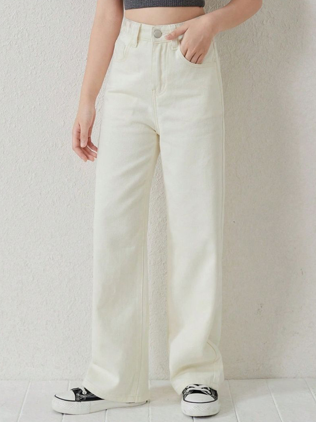 NUCOUTHS Women Super High-Rise Straight Fit Stretchable Jeans