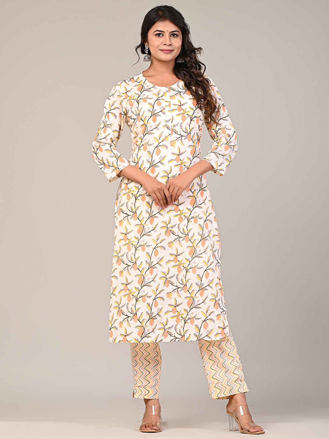 stylesutraa vogue Women Floral Printed Cotton Kurta with Pyjamas