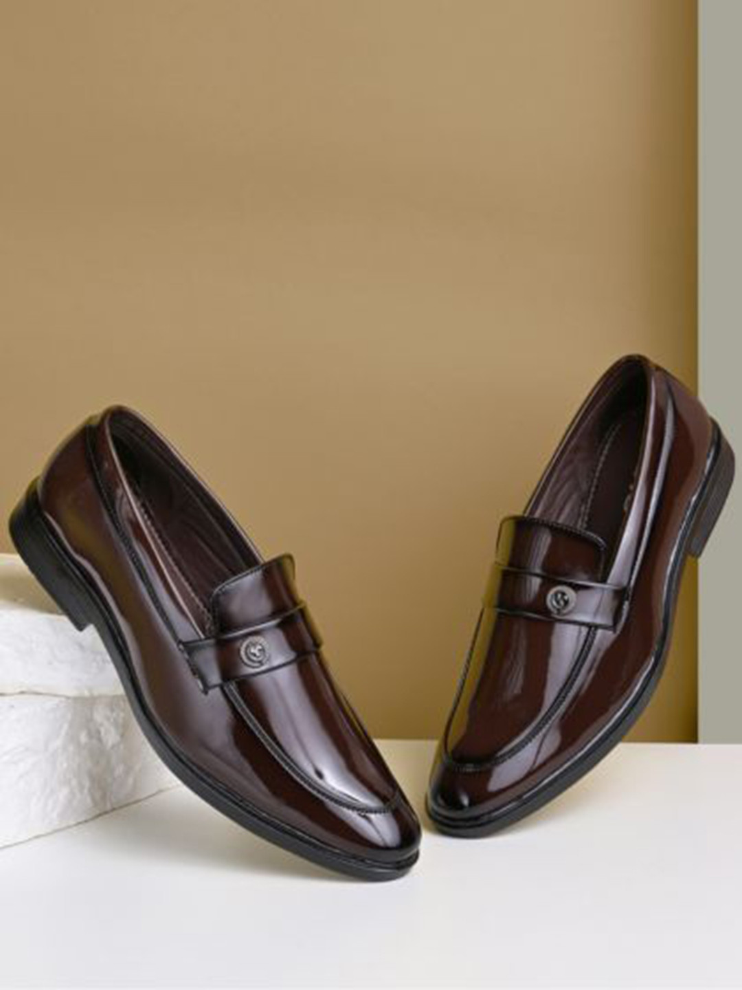 NAATU Men Solid Formal Loafers