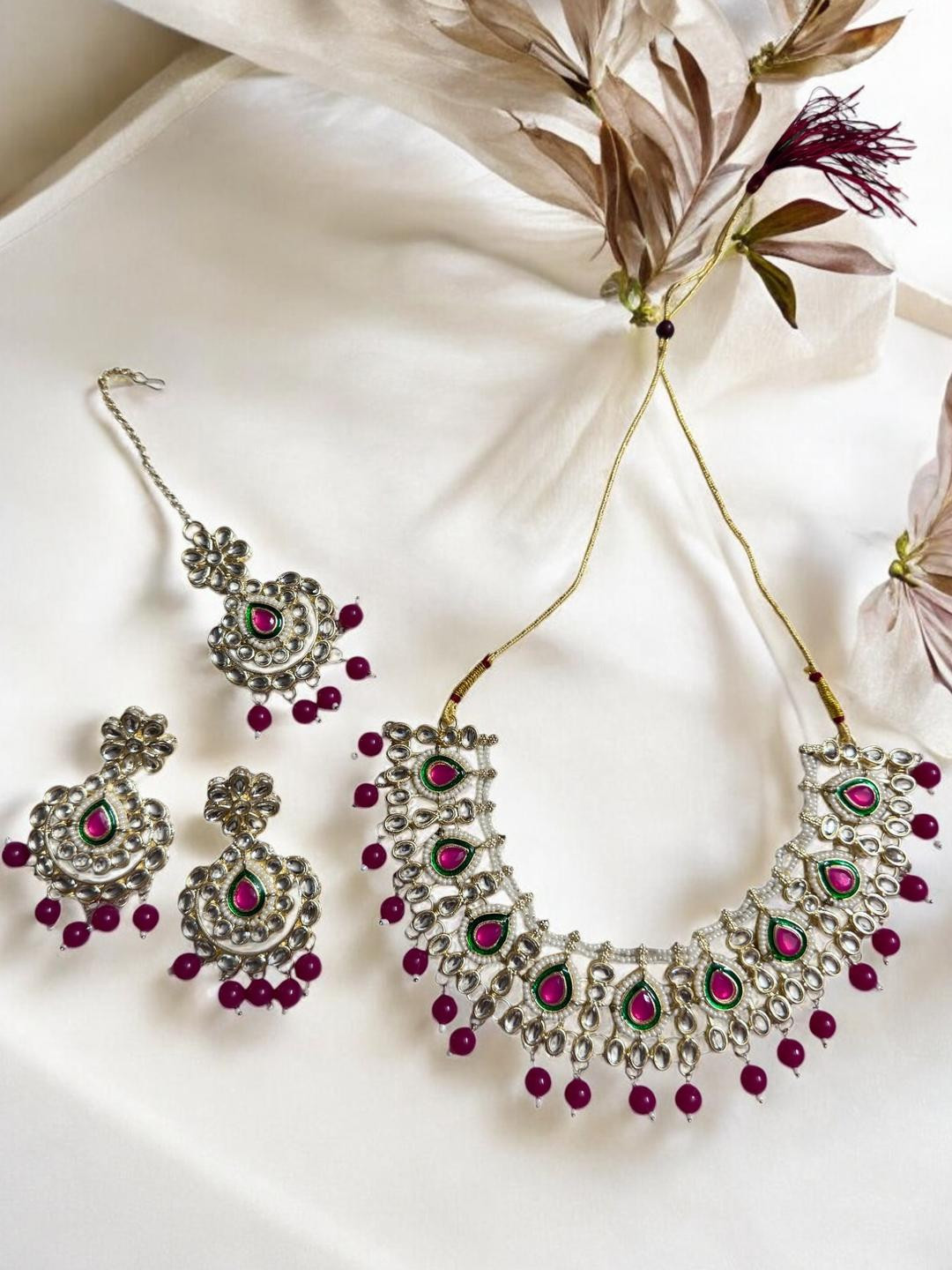 Anouk Women Gold Plated Kundan & Pearl Studded Necklace Earrings & Manghtika