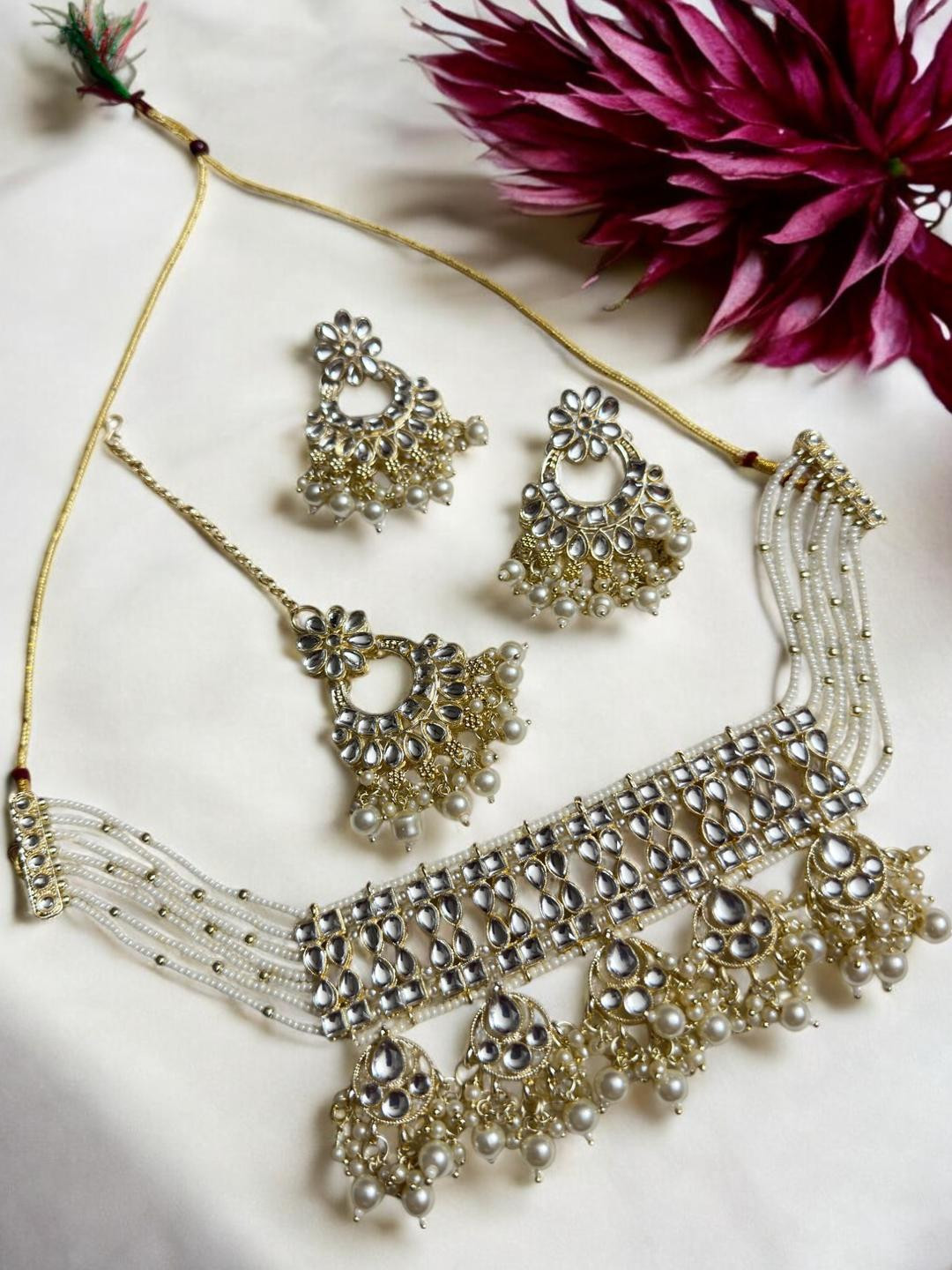 Anouk Gold Plated Off White Choker Necklace set