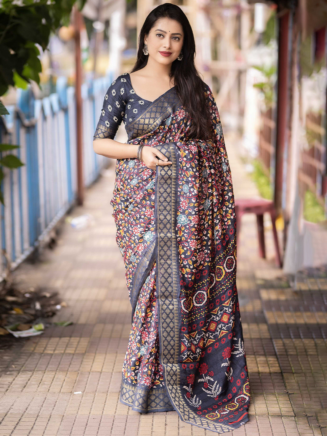 KALINI Grey Soft Slub Silk Kalamkari Printed Saree