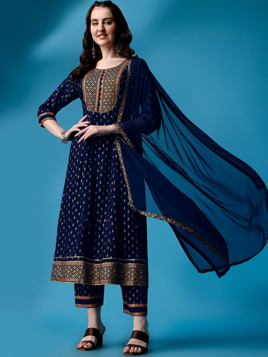 QUEENSFAB Floral Embroidered Round Neck Gotta Patti Kurta With Trousers & Dupatta