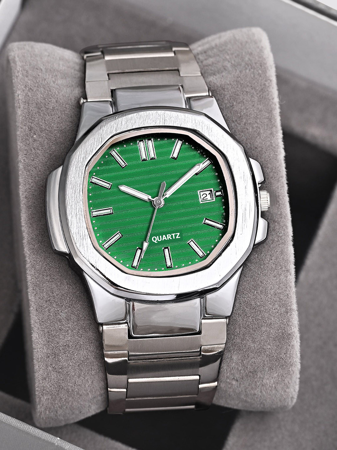 SWADESI STUFF Men Dial & Straps Analogue Watch WPPD GREEN