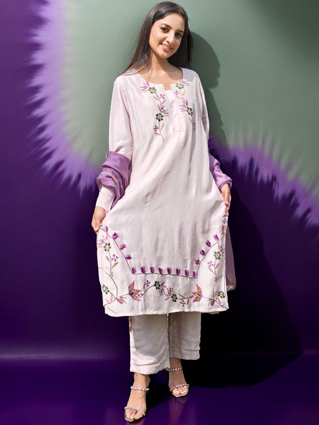 Phulkari Forever Women Floral Embroidered Regular Phulkari Pure Silk Kurta with Trousers