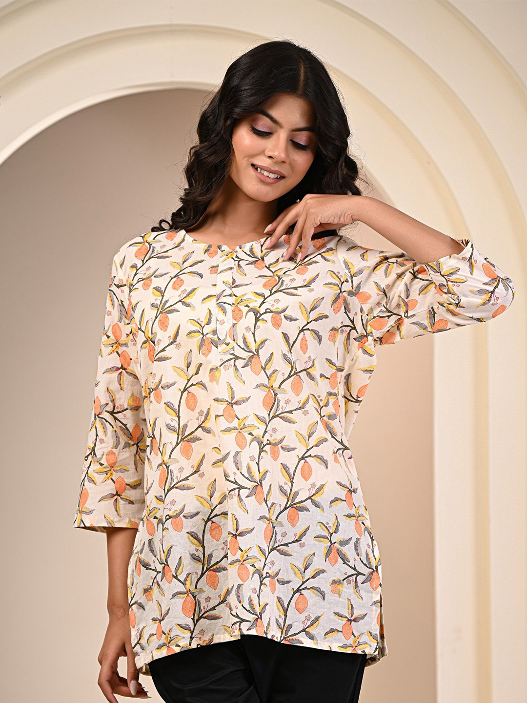 stylesutraa vogue Floral Printed Round Neck Cotton Tunic