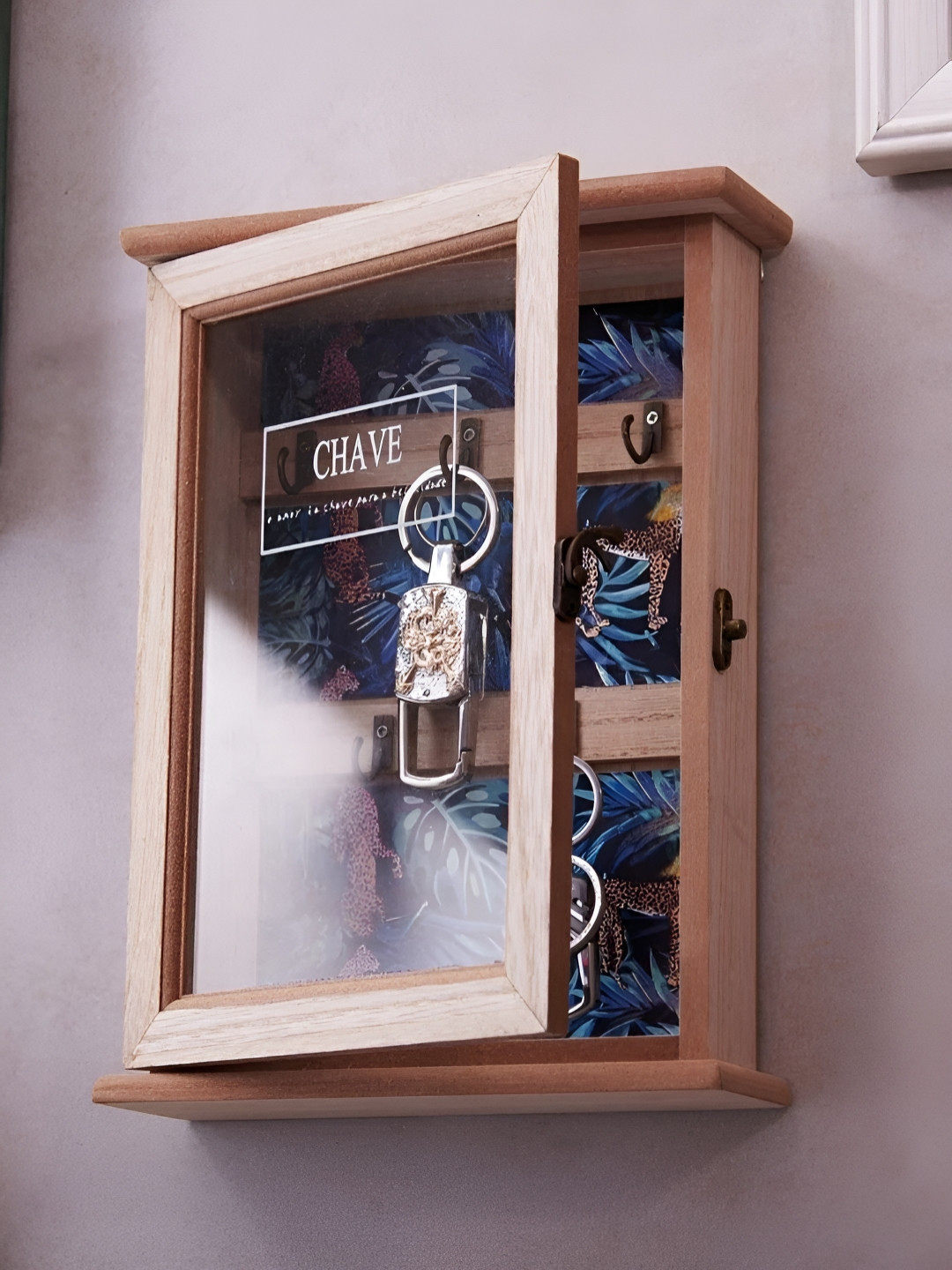 eazy wagon Beige & Blue Printed Wooden Key Holder