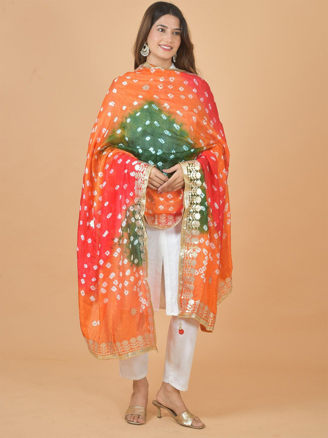 LA FEMINAE Bandhani Printed Gotta Patti Dupatta