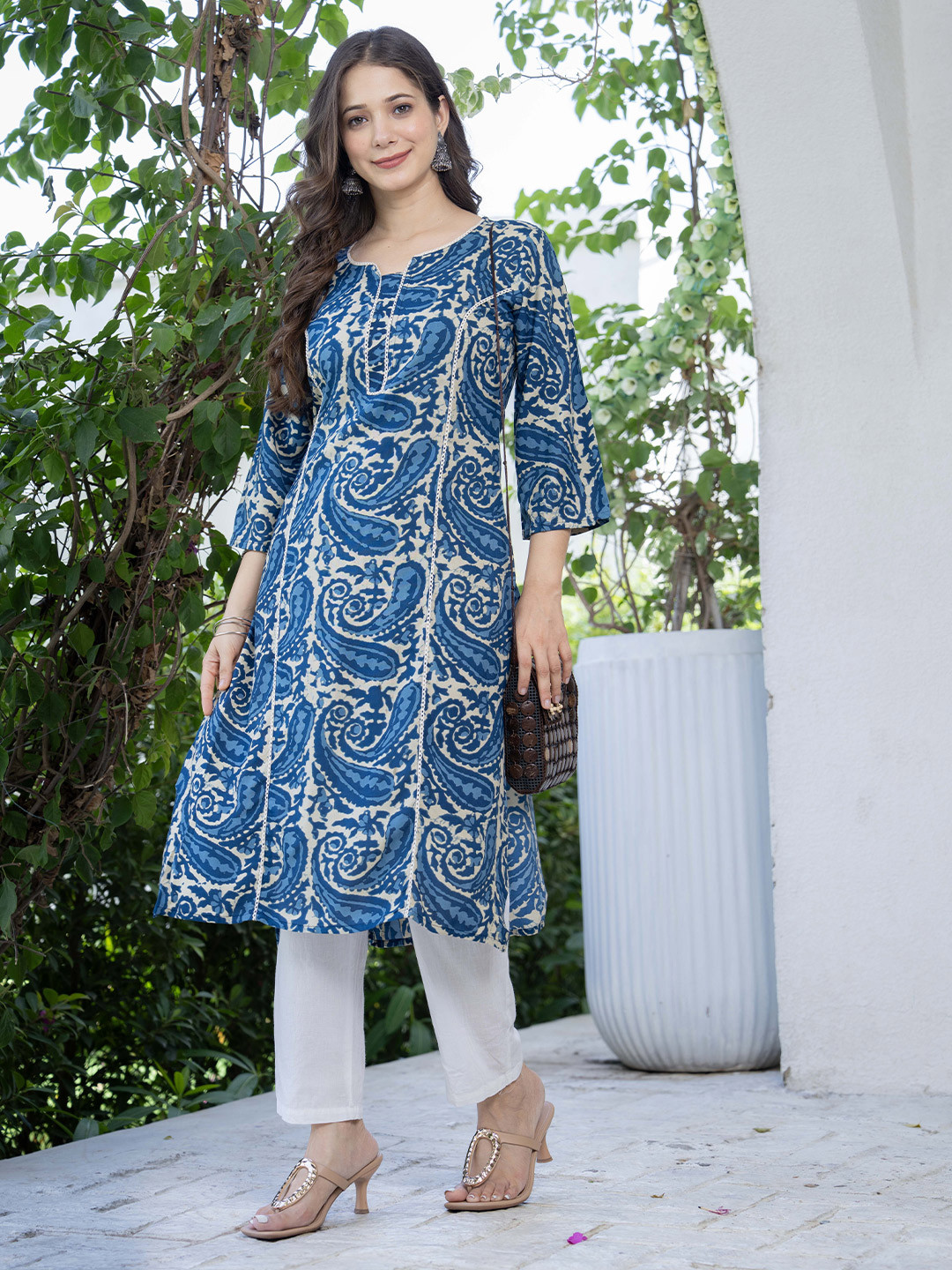 Vastranikhar Women Ethnic Motifs Printed Round Neck Kurta