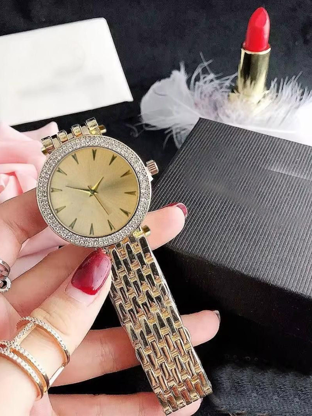 Miss Perfect Unisex Embellished Dial & Straps Analogue Watch Anki149