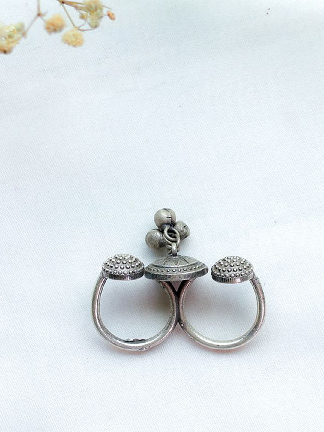 PUTSTYLE Silver Plated Oxidised Dual Finger Ring