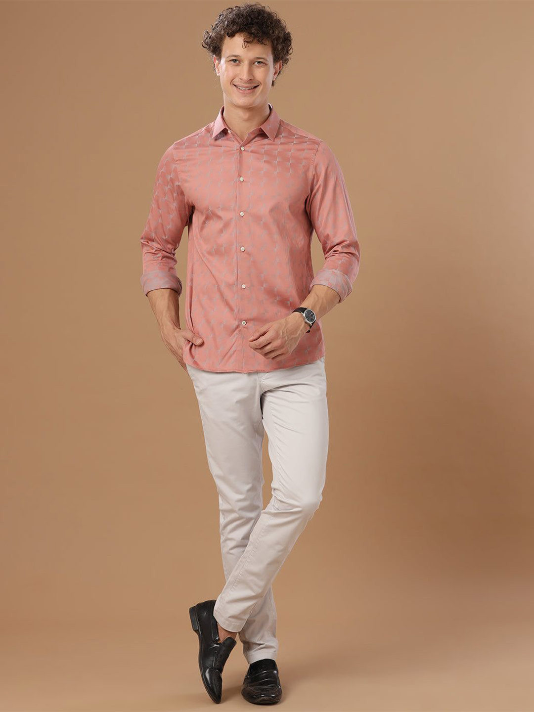 The Collection Men Classic Slim Fit Geometric Printed Spread Collar Cotton Casual Shirt
