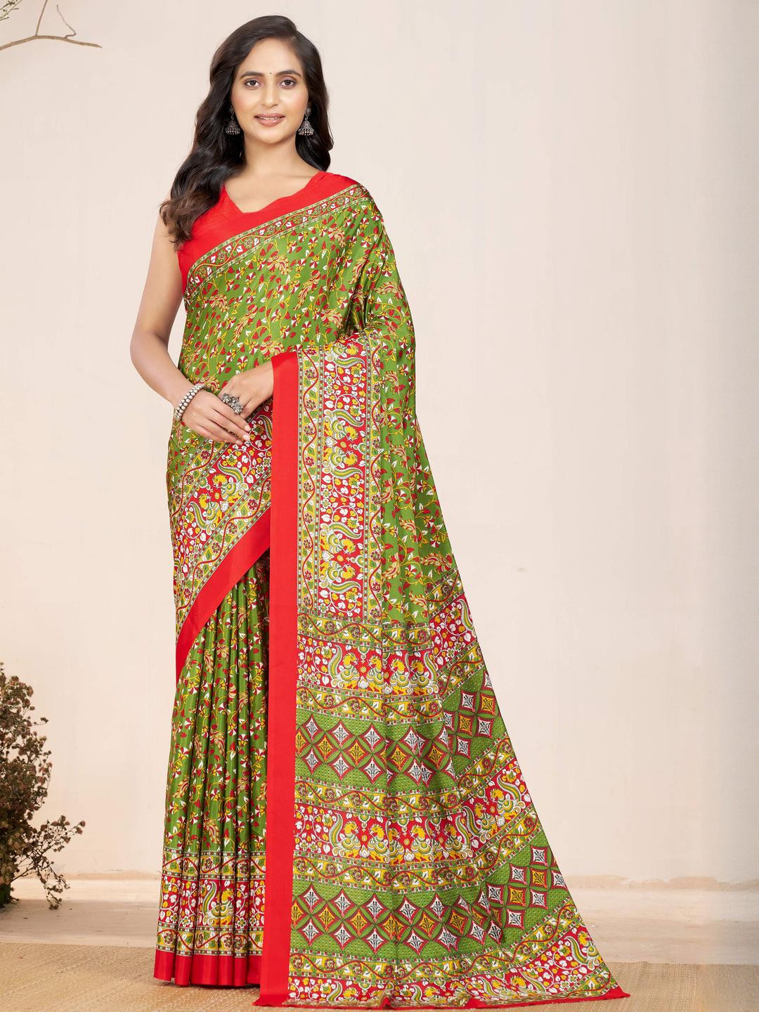 Garden Vareli Floral Printed Crepe All Over Satin Saree With Unstitched Blouse Piece
