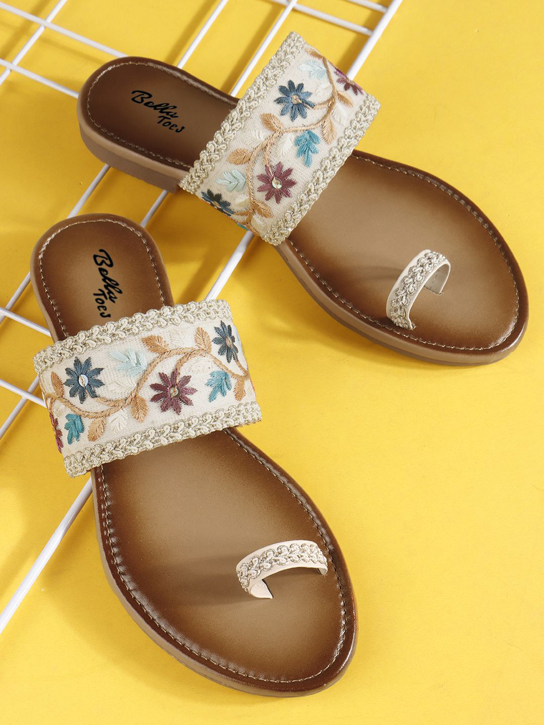 Bella Toes Women Kolhapuri flats
