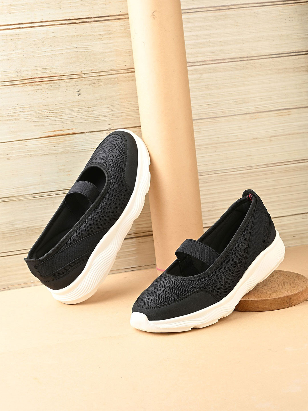 HRX by Hrithik Roshan Women Mesh High-Top Walking Sports Ballerina