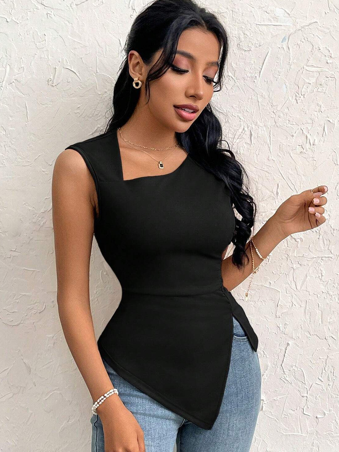 Outzidr Women Sleeveless Slits Top