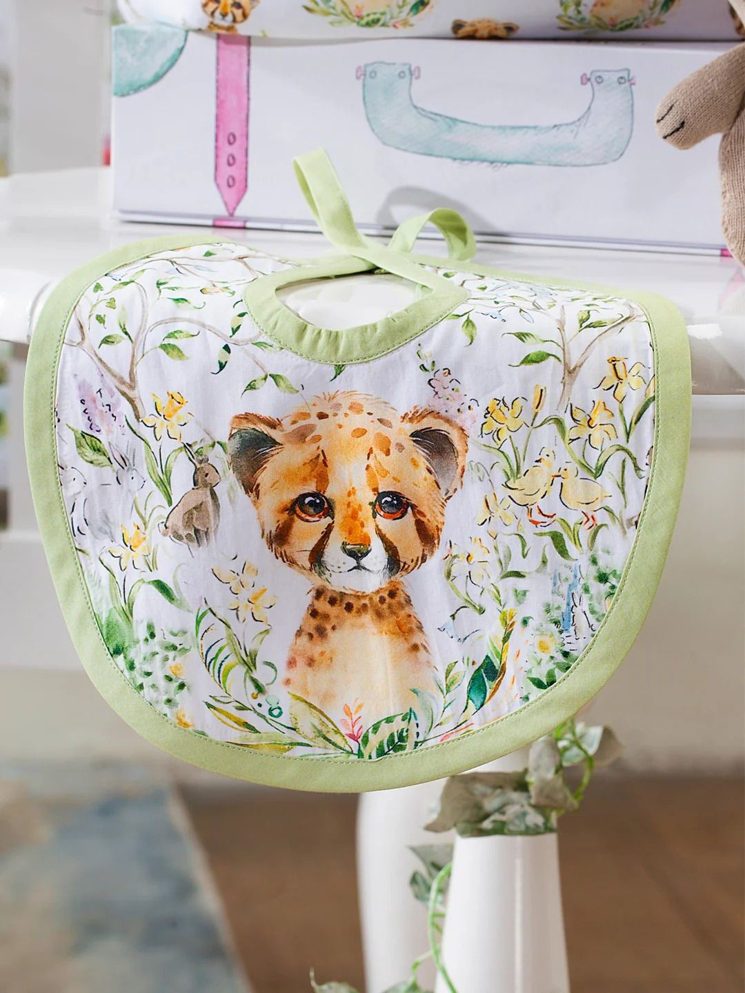 THE BABY TRUNK Infants Leo Printed Cotton Bib