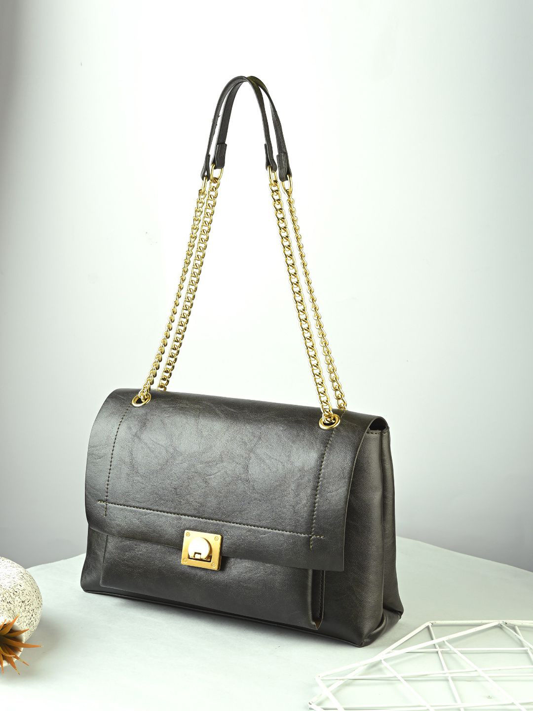 FEATHERS Structured Handheld Bag