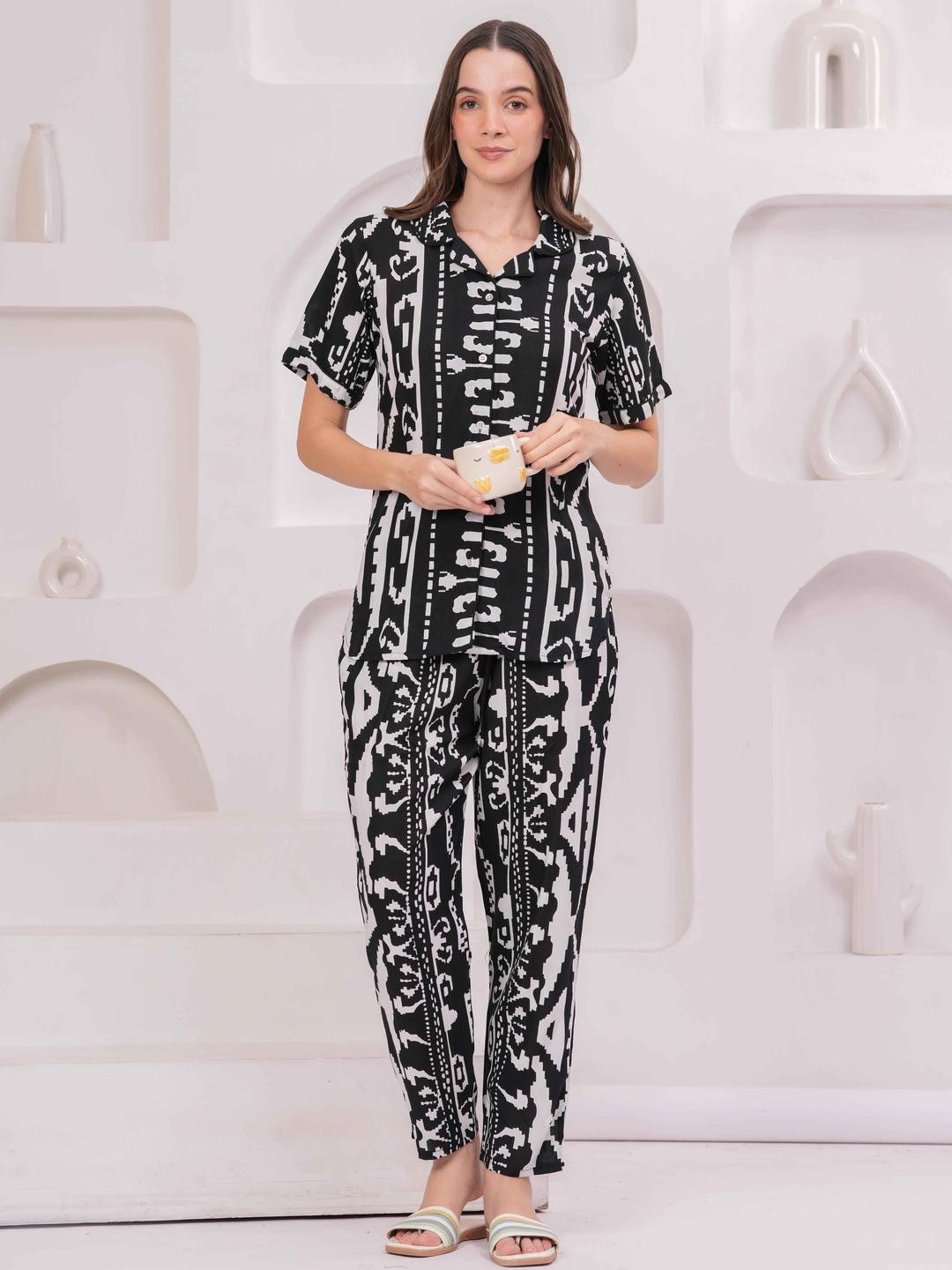 OH MI DIOS Ikkat Abstract Printed Lapel Collar Shirt & Pyjamas
