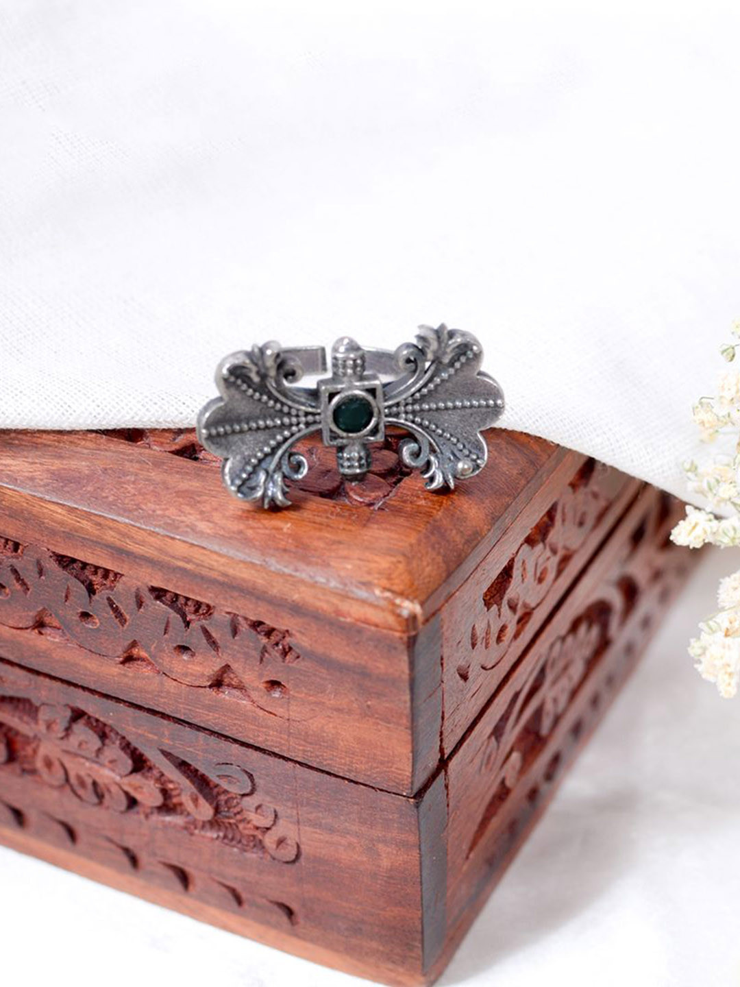 PUTSTYLE Sliver Plated Artificial Stones Studded Oxidised Finger Ring